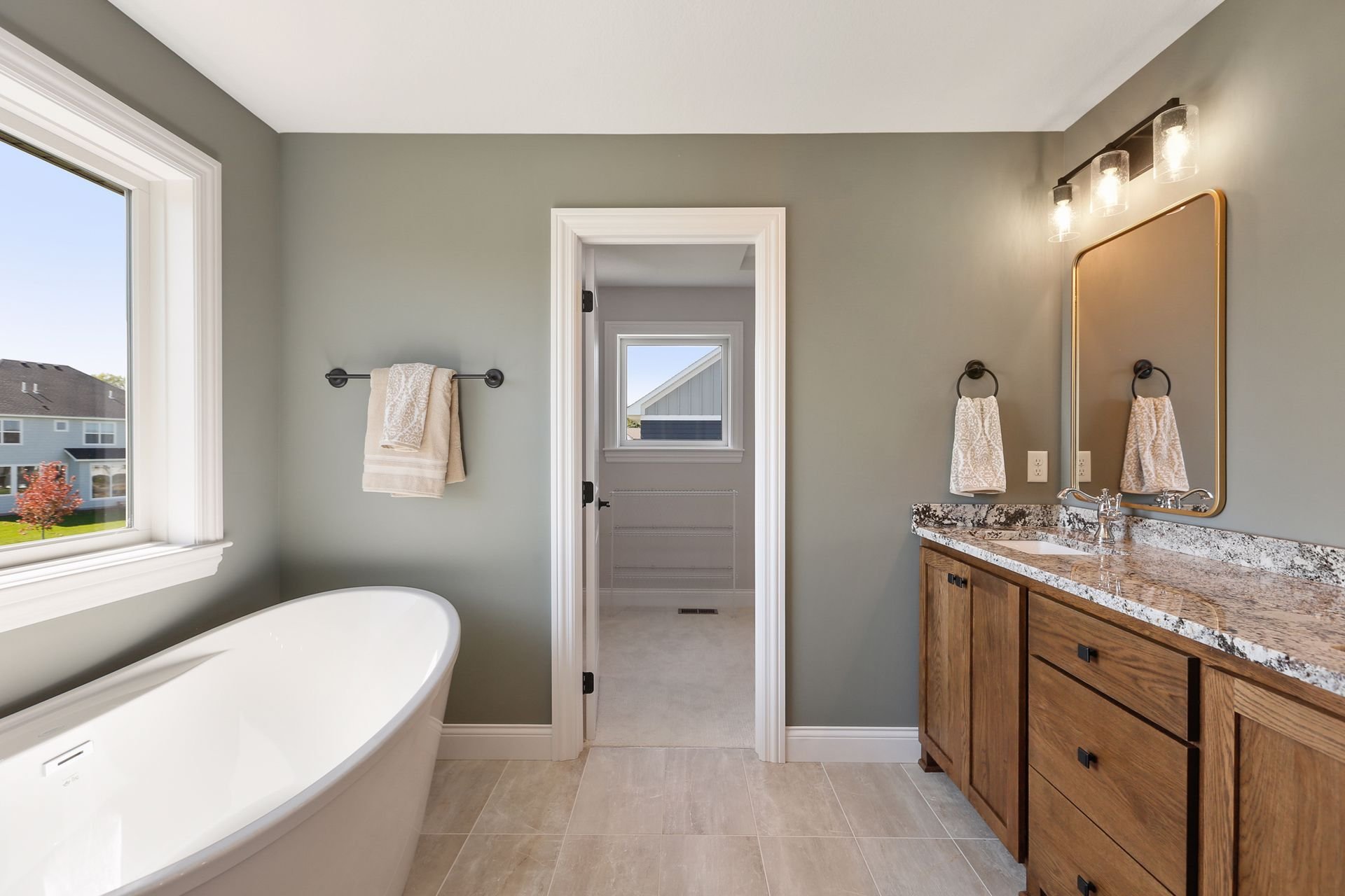 Owners Bath 11