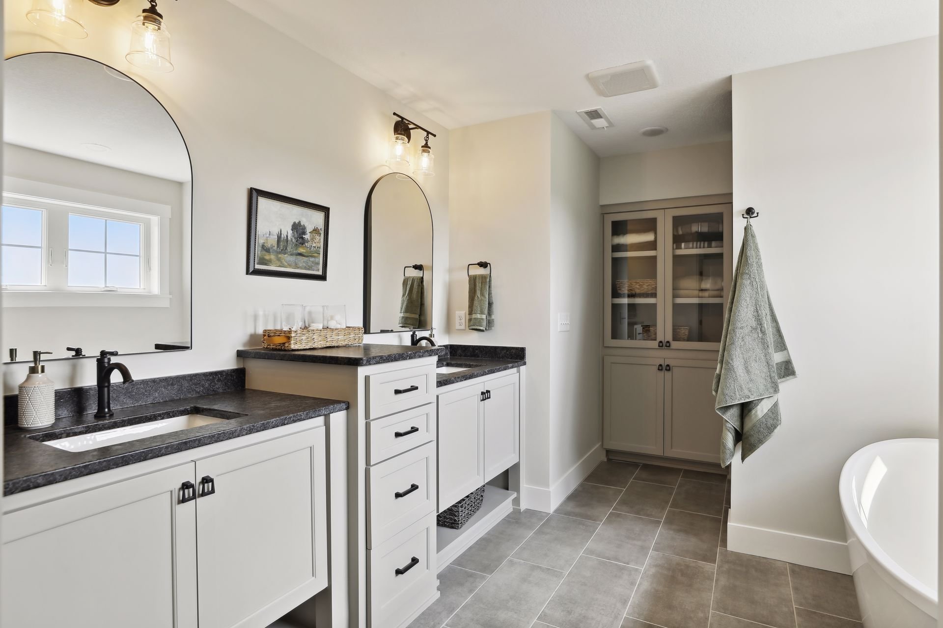 14329 47th Street Cove N Owners Bath
